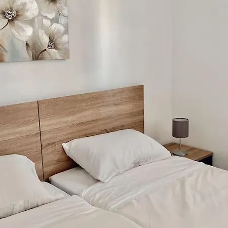 Apartamento New 5 Bedroom Msida
