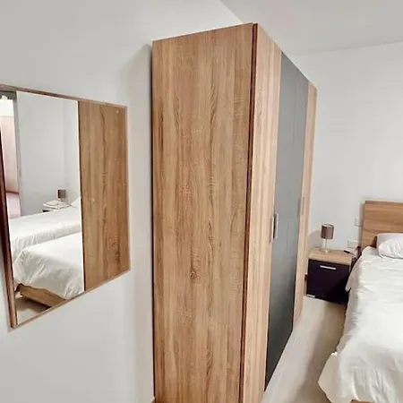 New 5 Bedroom Apartment