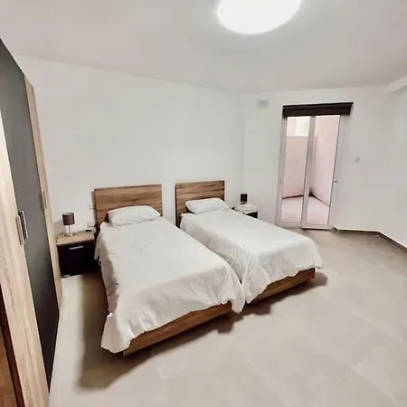 New 5 Bedroom